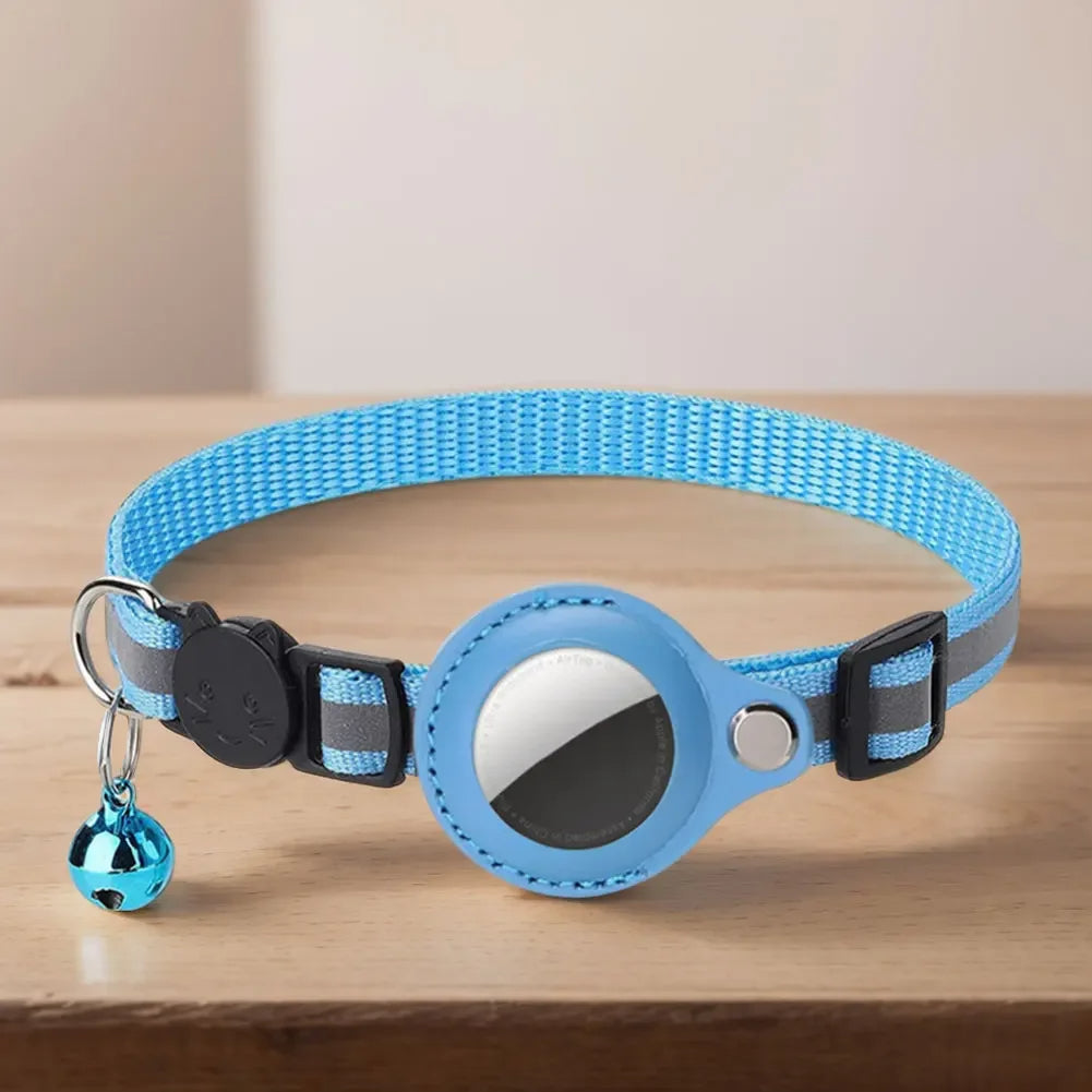 Canadian-Carto Reflective Cat Collar with Apple AirTag Holder
